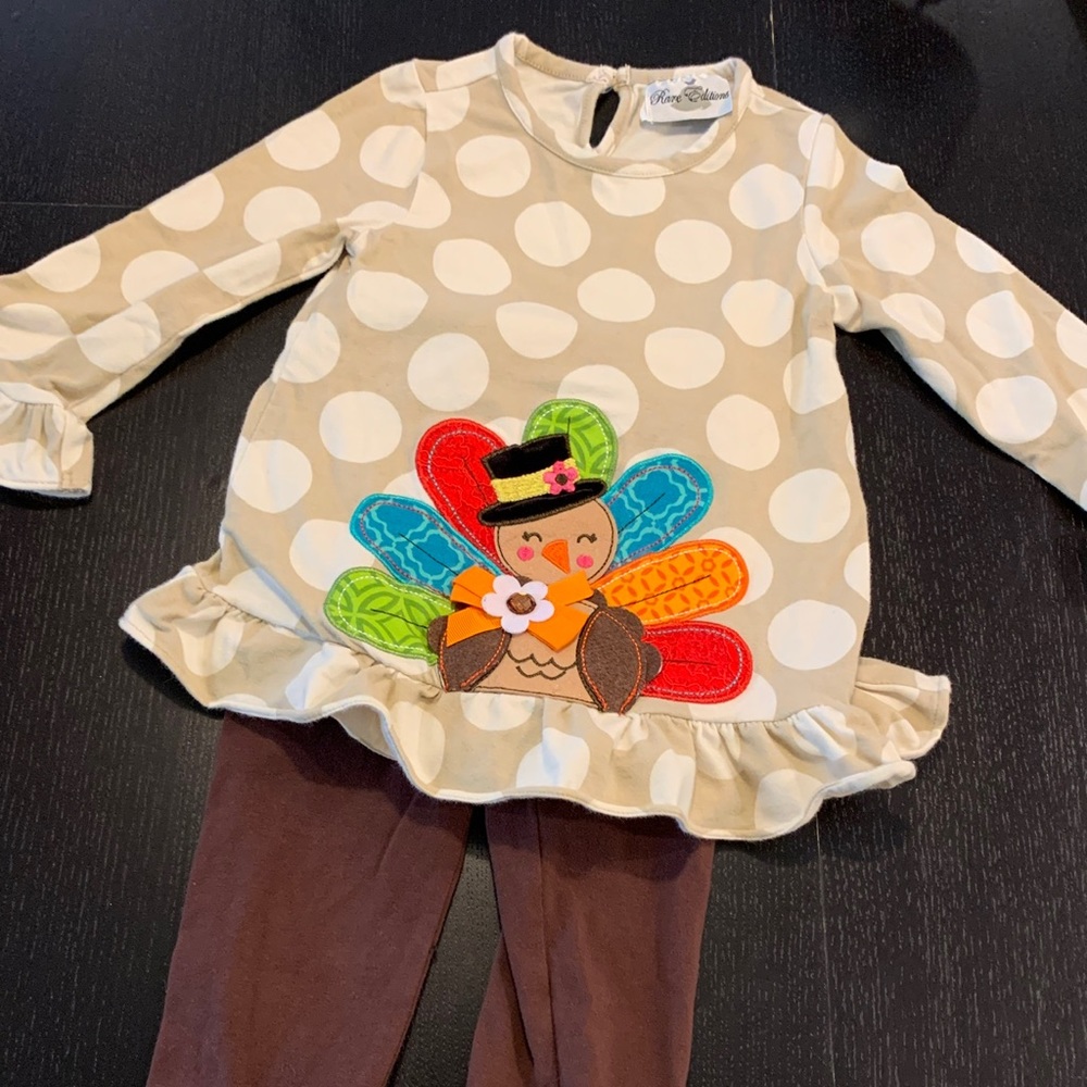 rare edition thanksgiving outfit 3T worn once